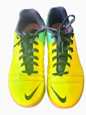 Nike CTR360 Libretto III IC Boys Size 5Y 525175-703 Yellow Indoor Soccer Shoes